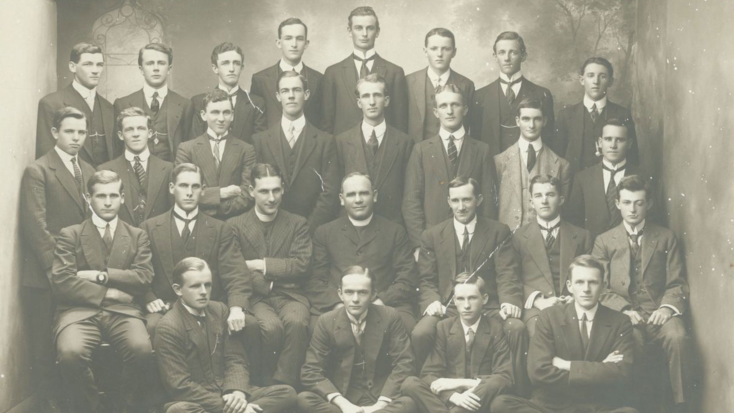A group image of The St John's College residents of 1914.