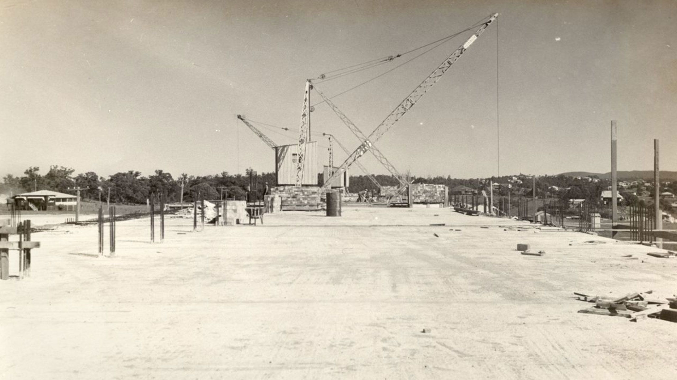 An image of the construction of the Forgan Smith building in 1938.