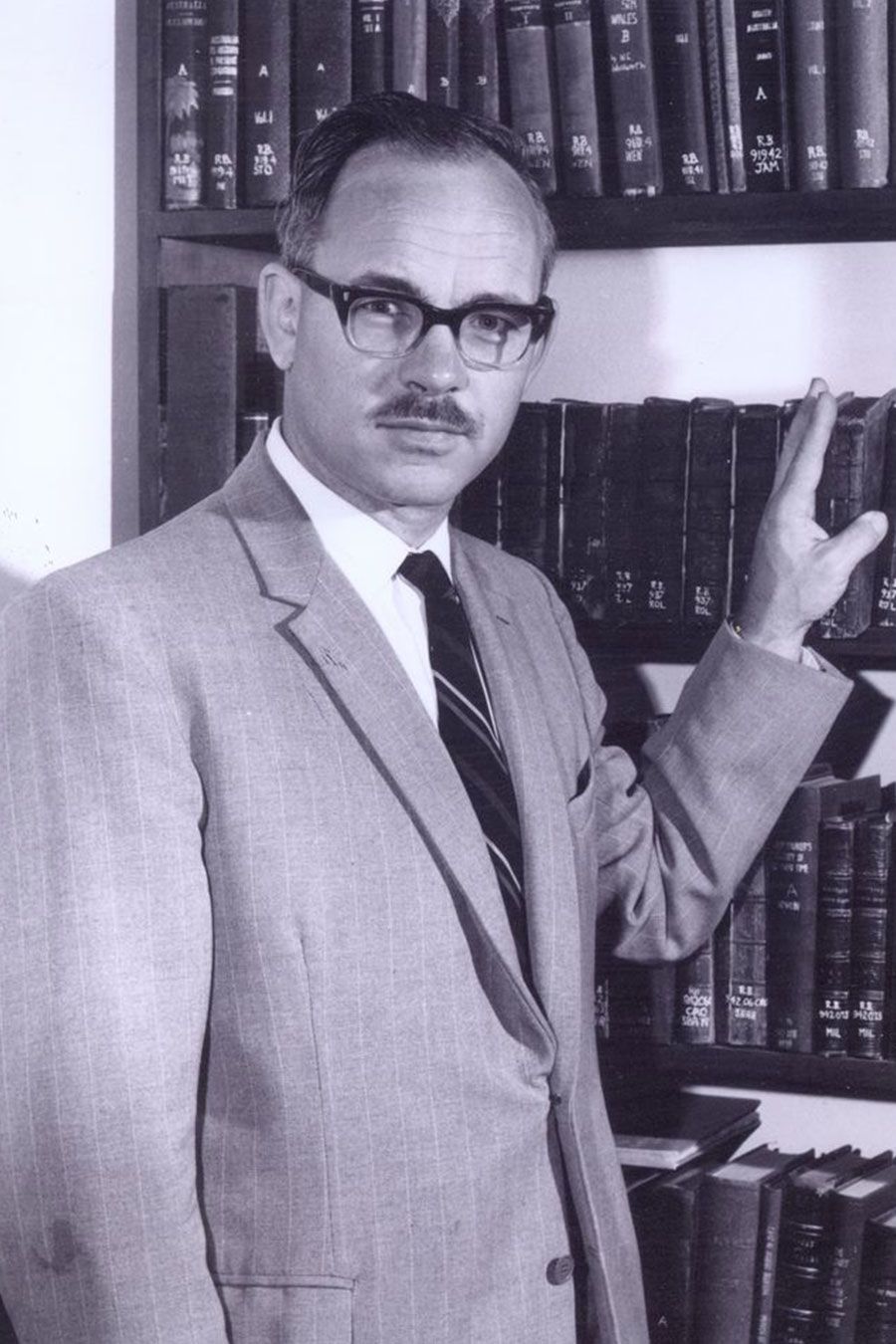 An image of UQ Librarian Derek Fielding in 1965.