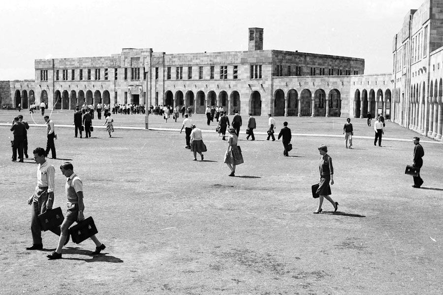 An image of students crossing through the Great Court on their way to classes in 1962.