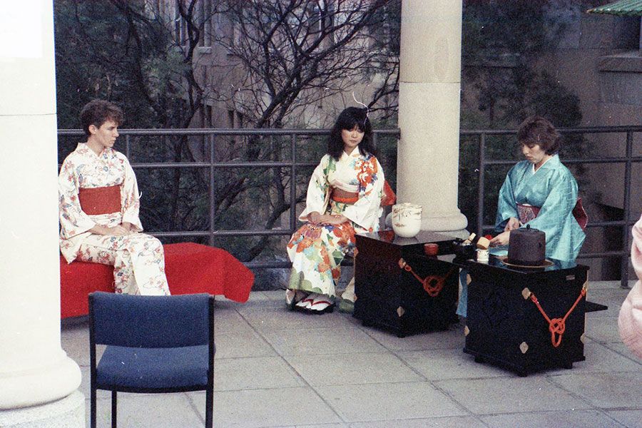 An image of a Japanese tea ceremony during Uni Expo in 1985.