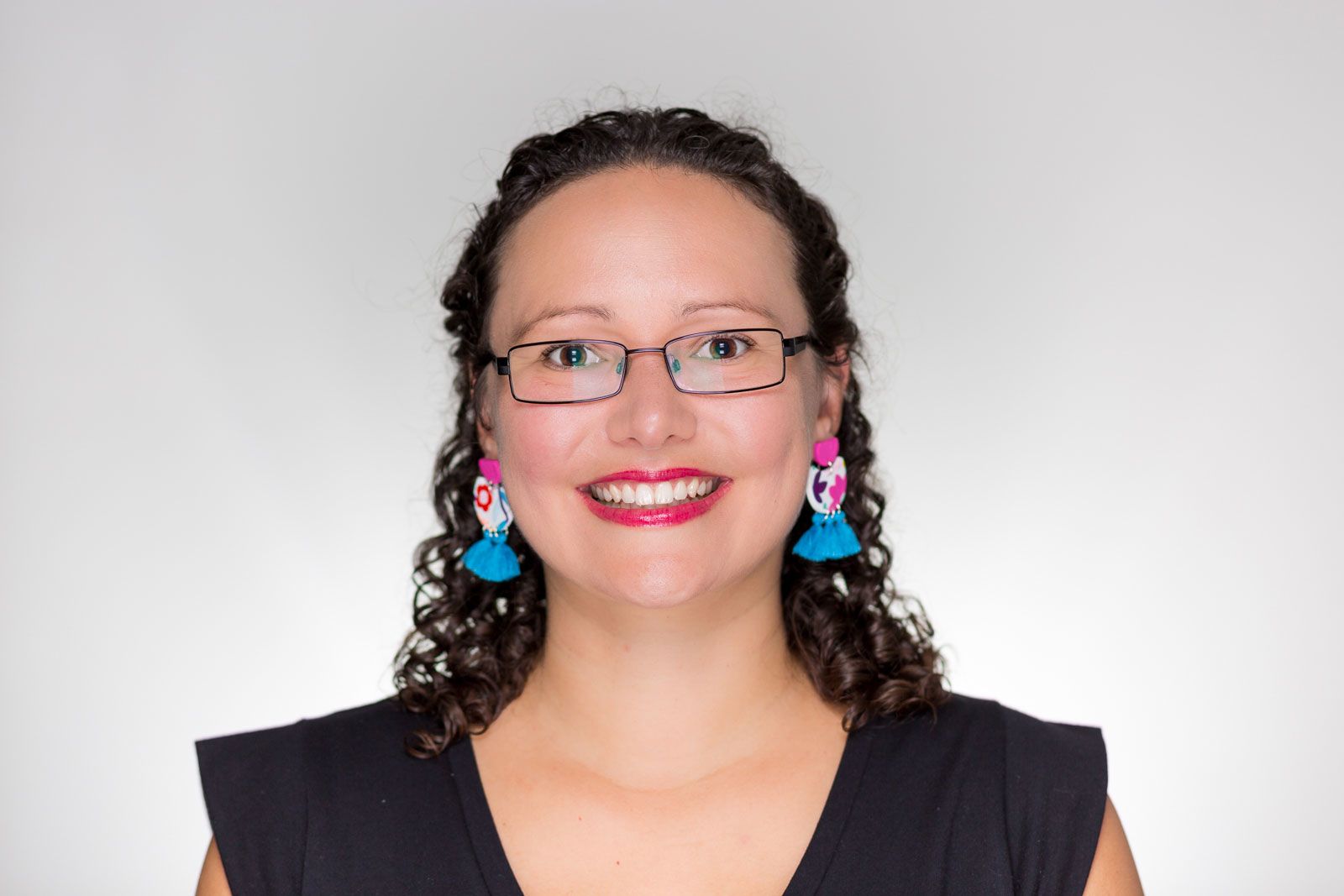 A profile image of UQ graduate Dr Bec Bennett.