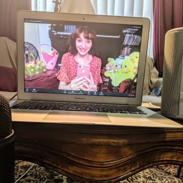 An image of UQ graduate Mary Chalaby conducting a virtual group play-date.