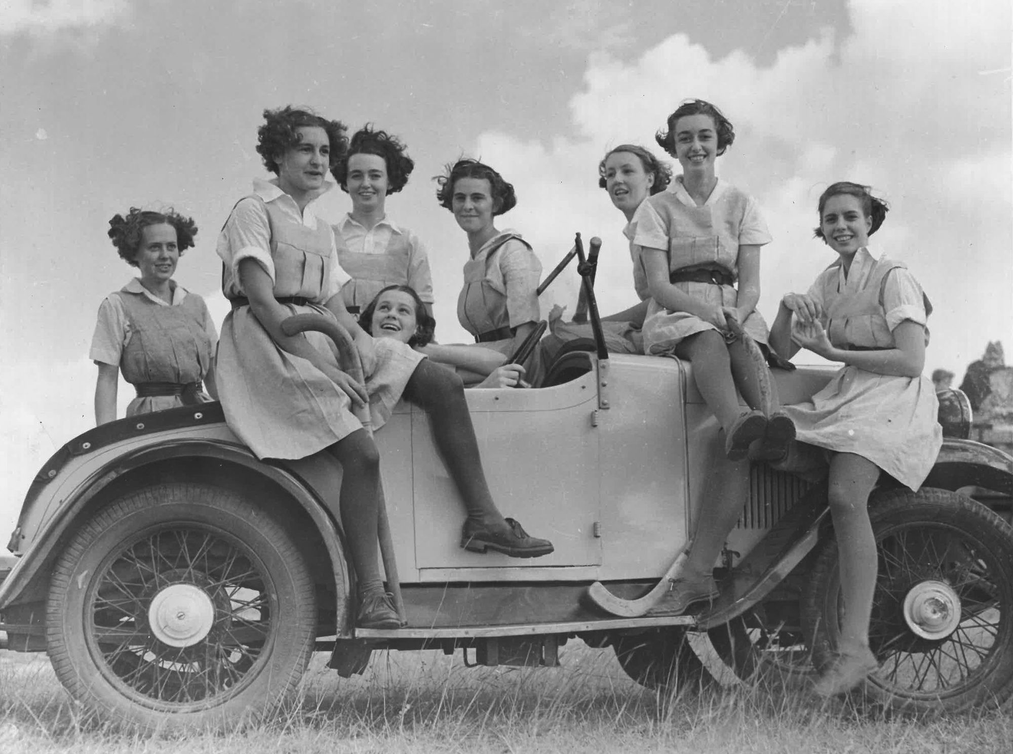 Image of UQ Women's Hockey team, circa 1938.