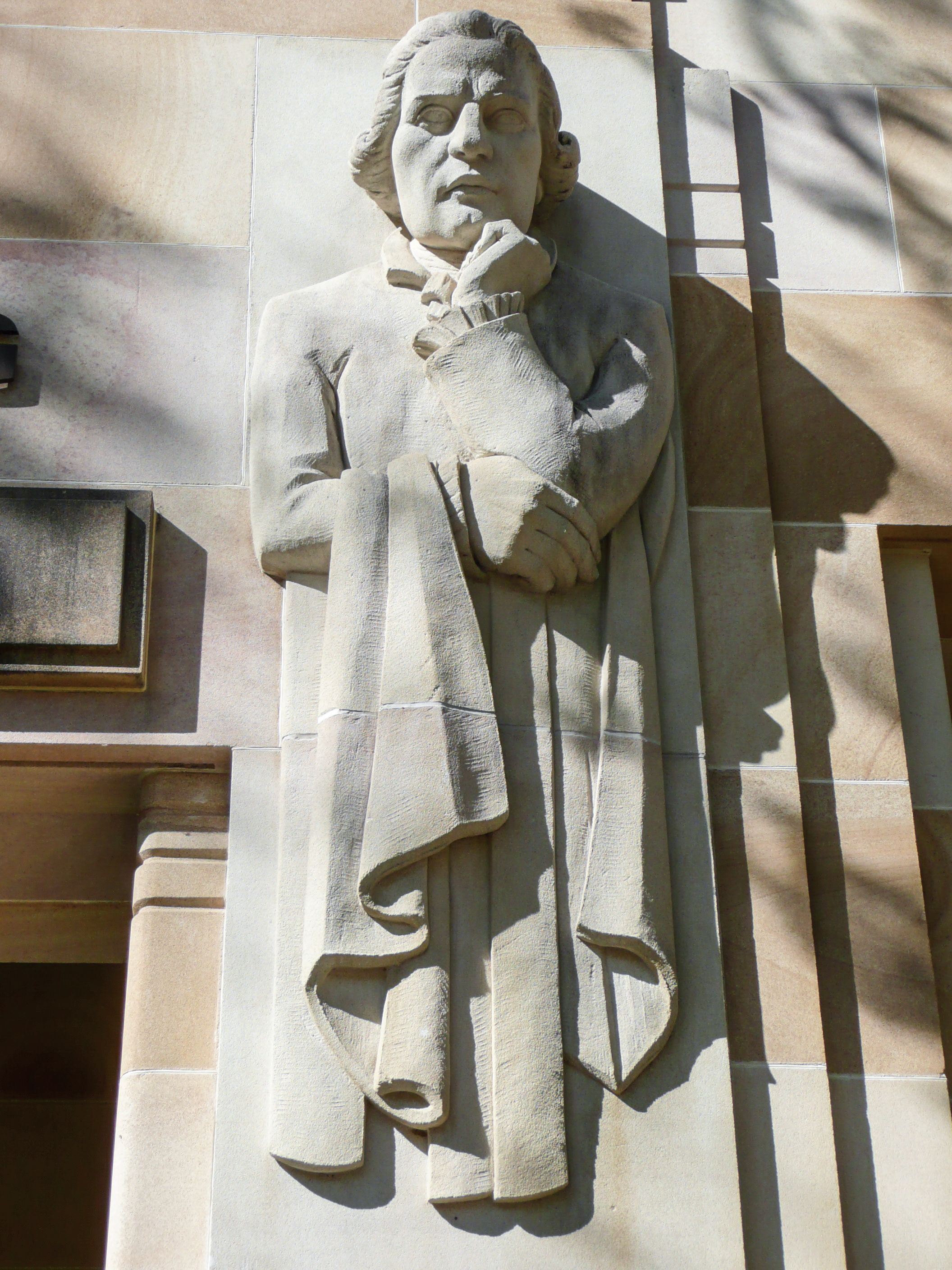 Sculpture of John Dalton.