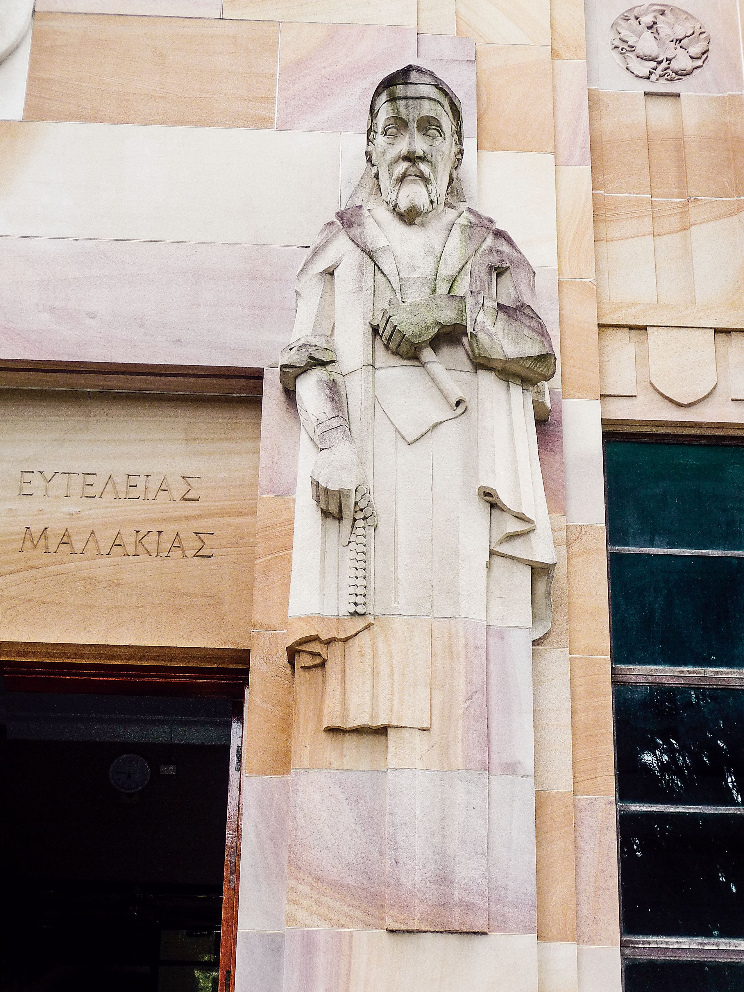 Sculpture of Geoffrey Chaucer.