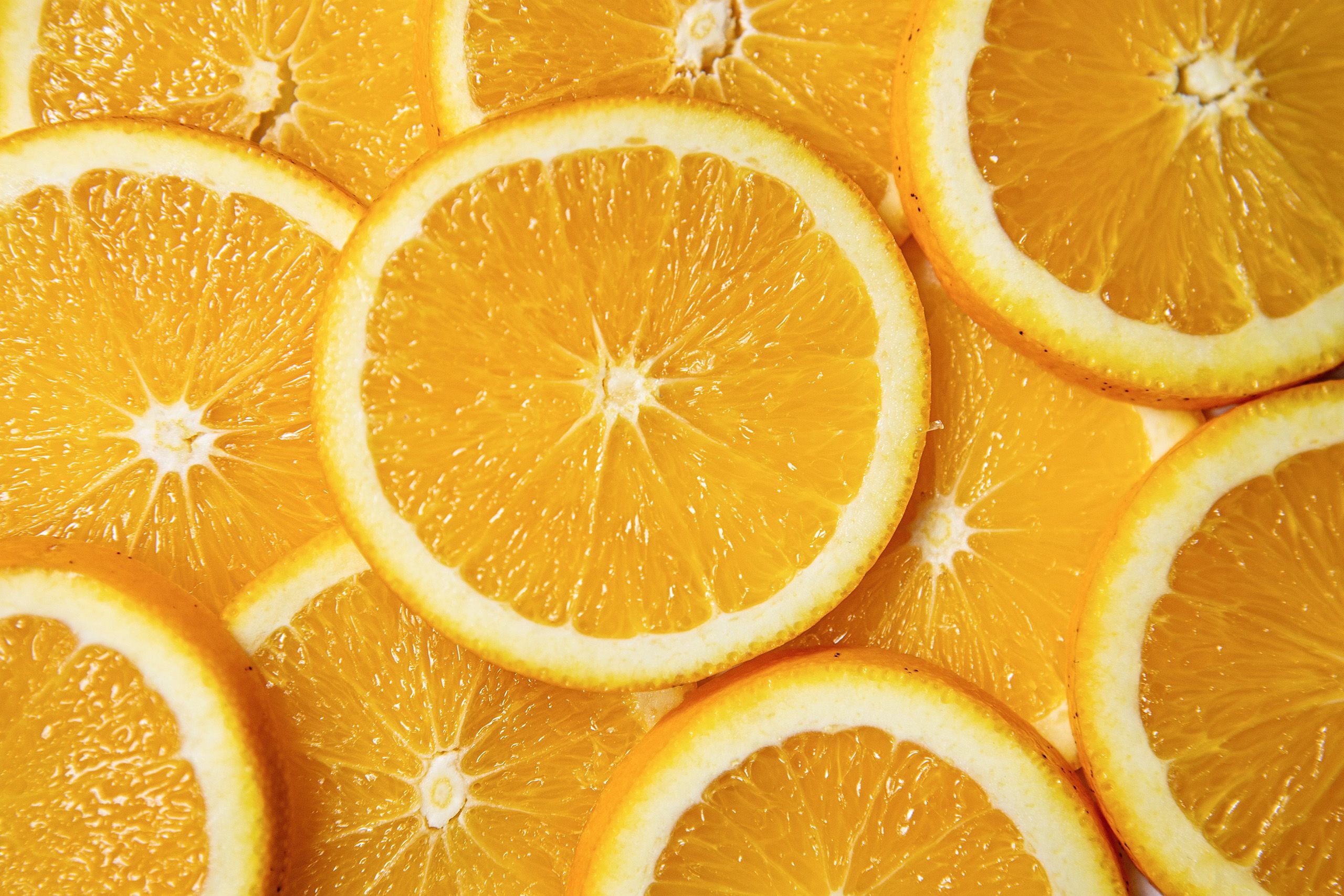 Overlapping round orange slices