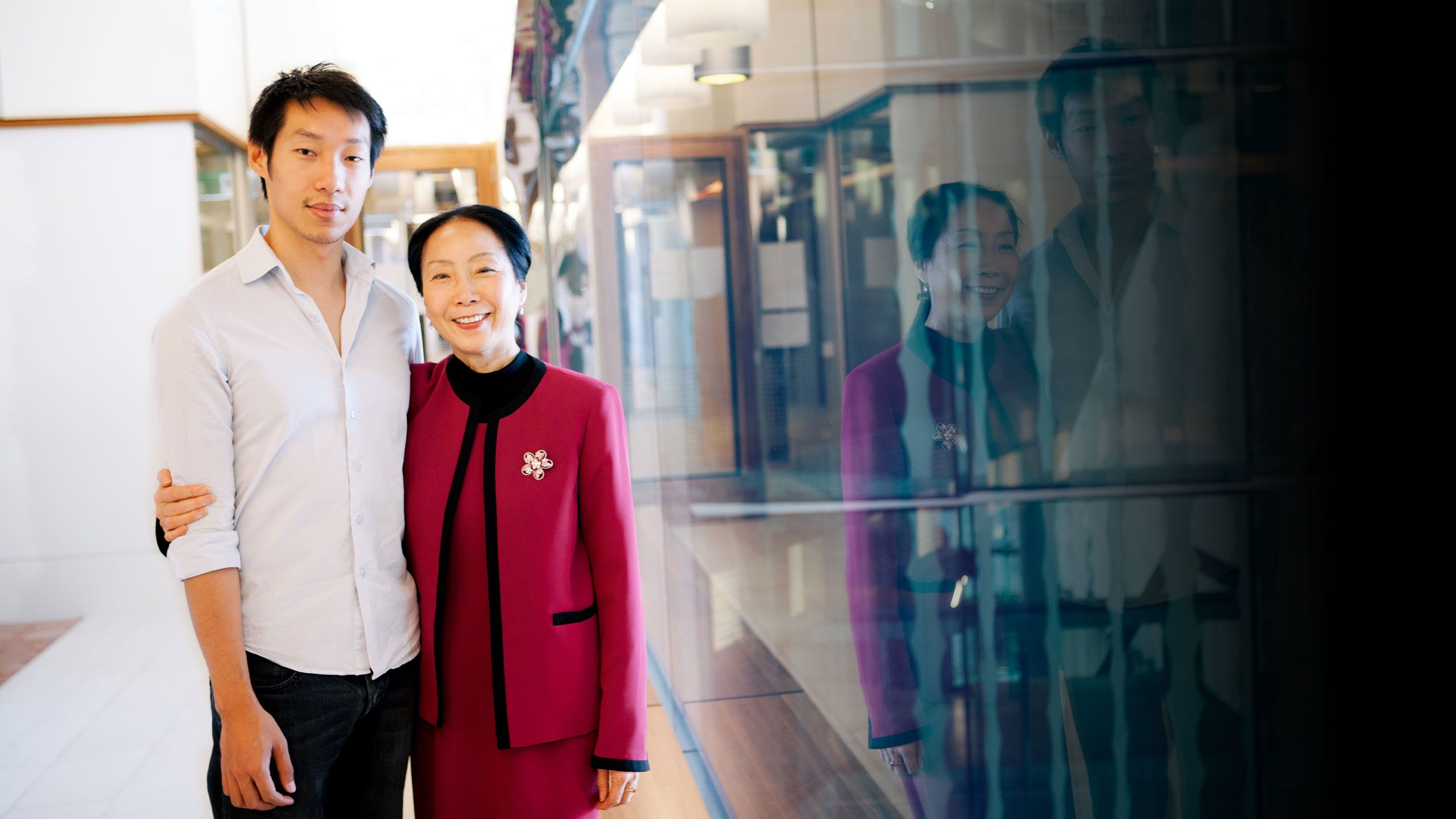 An image of Dr Xiao-Yi Sun with her son Andreas Zhou.