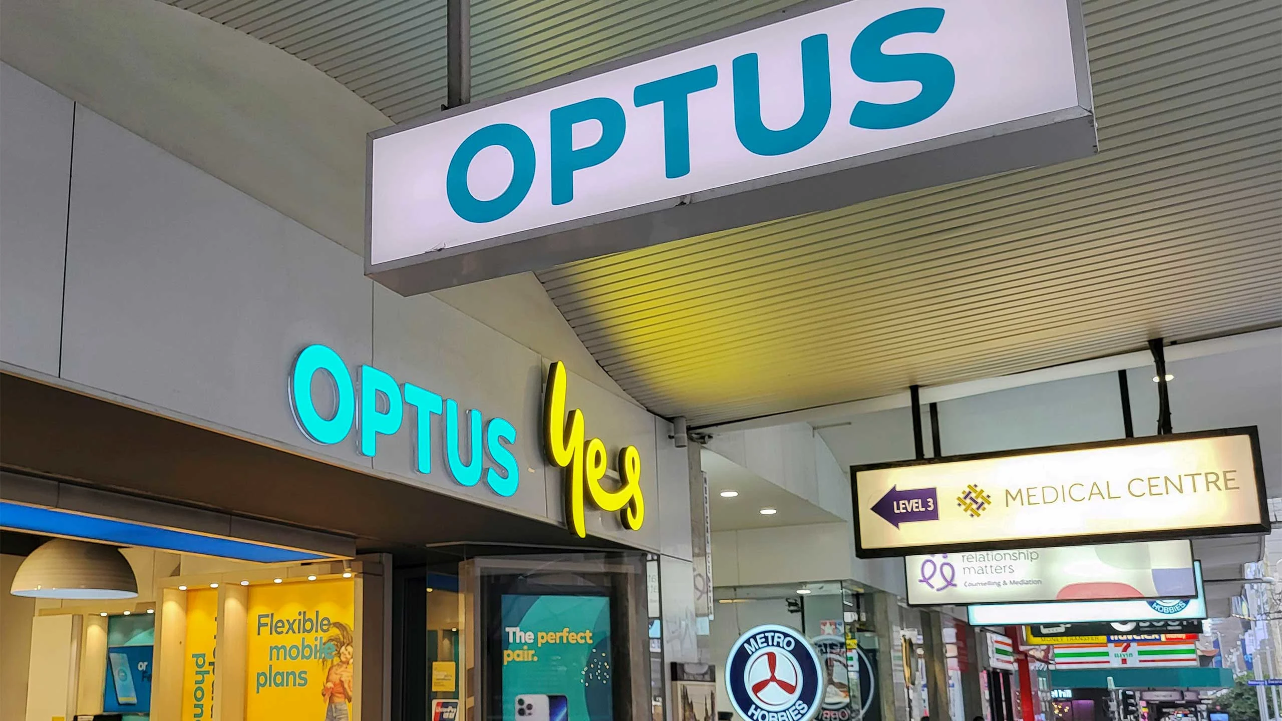 An image of the front of an Optus store.