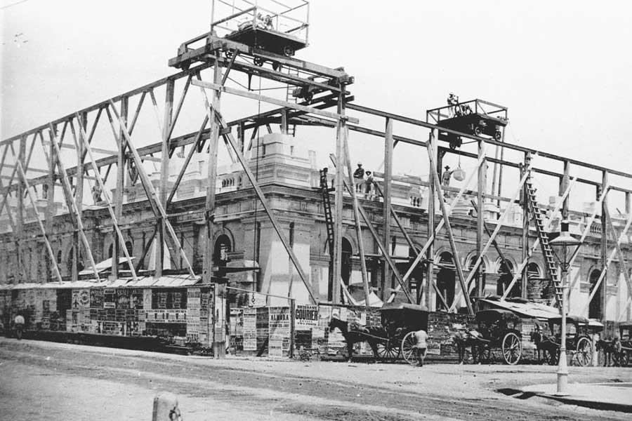 An image showing construction of the Queensland National Bank at 308 Queen Street, Brisbane, in 1883. Image courtesy of State Library of Queensland