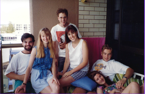 An image of Steven and Kaylene together with their close friendship group from UQ.