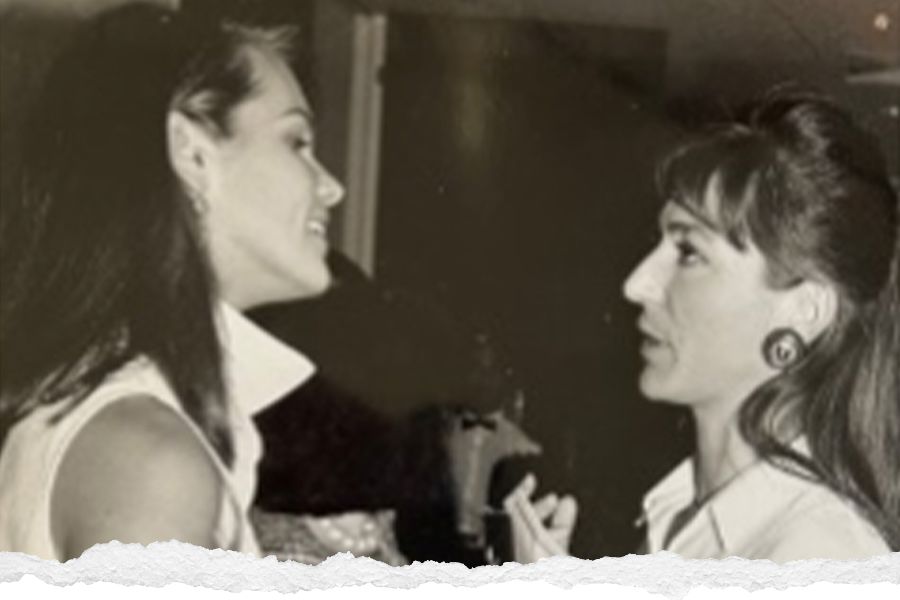 Yasmine Gray Interviewing Australian supermodel Elle McPherson for the Sunday Herald Sun.