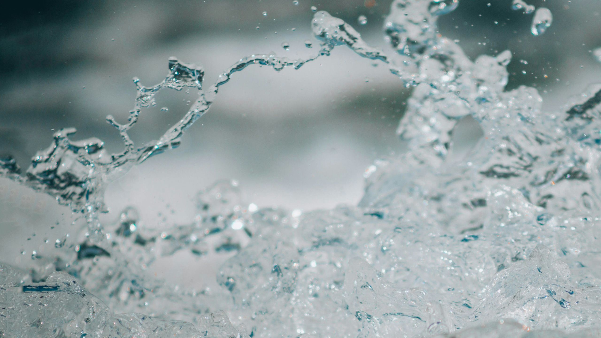 Image of water close up, it is splashing