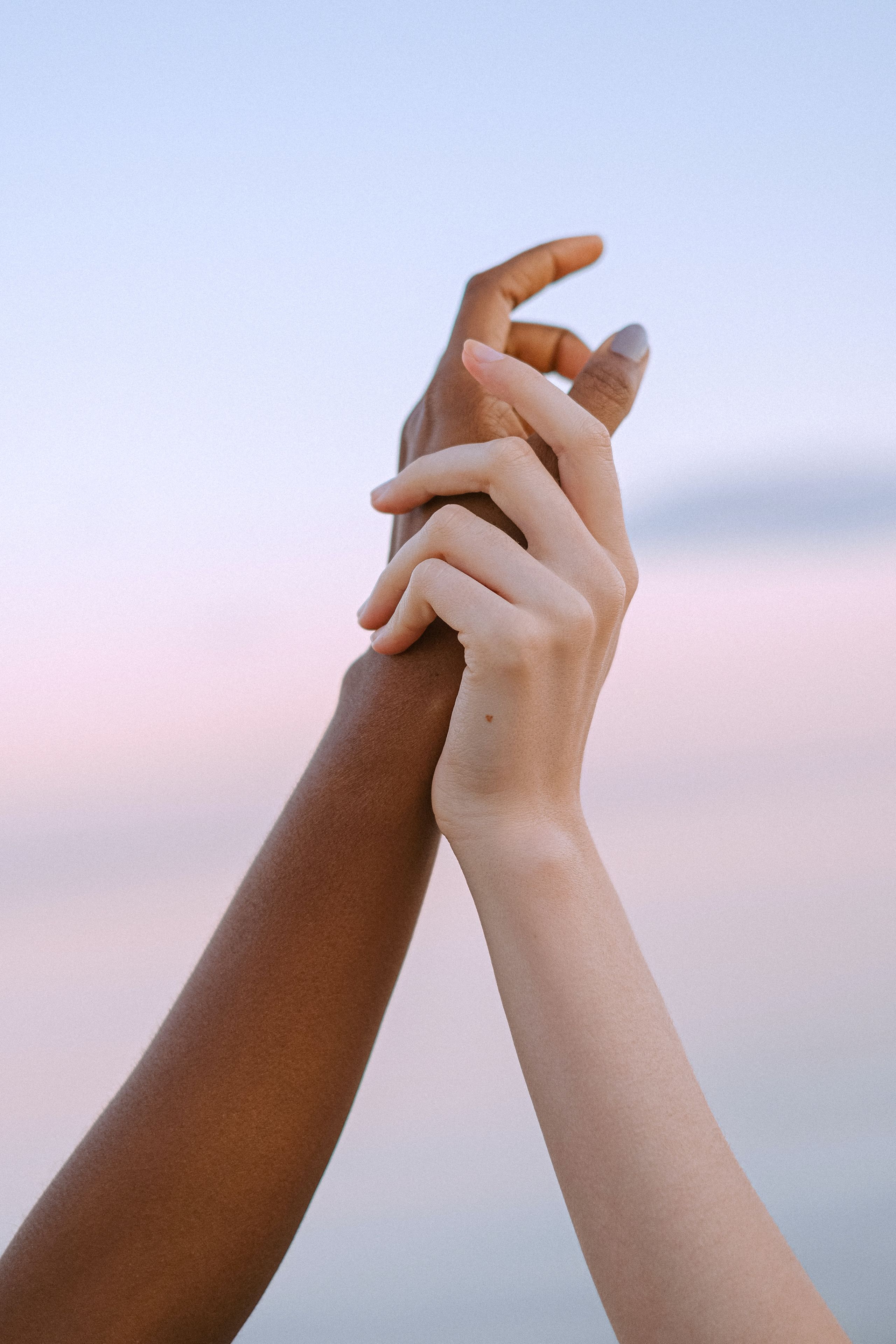 Stock image: Two people holding hands