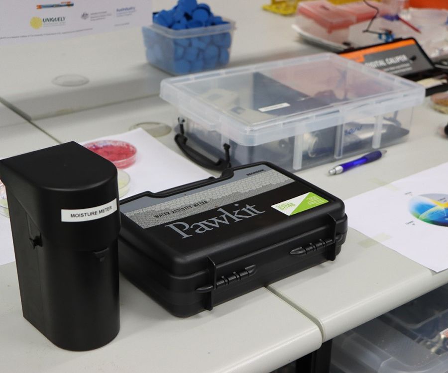 Equipment in chemistry toolkit, Coopers Plains Labs June 2021