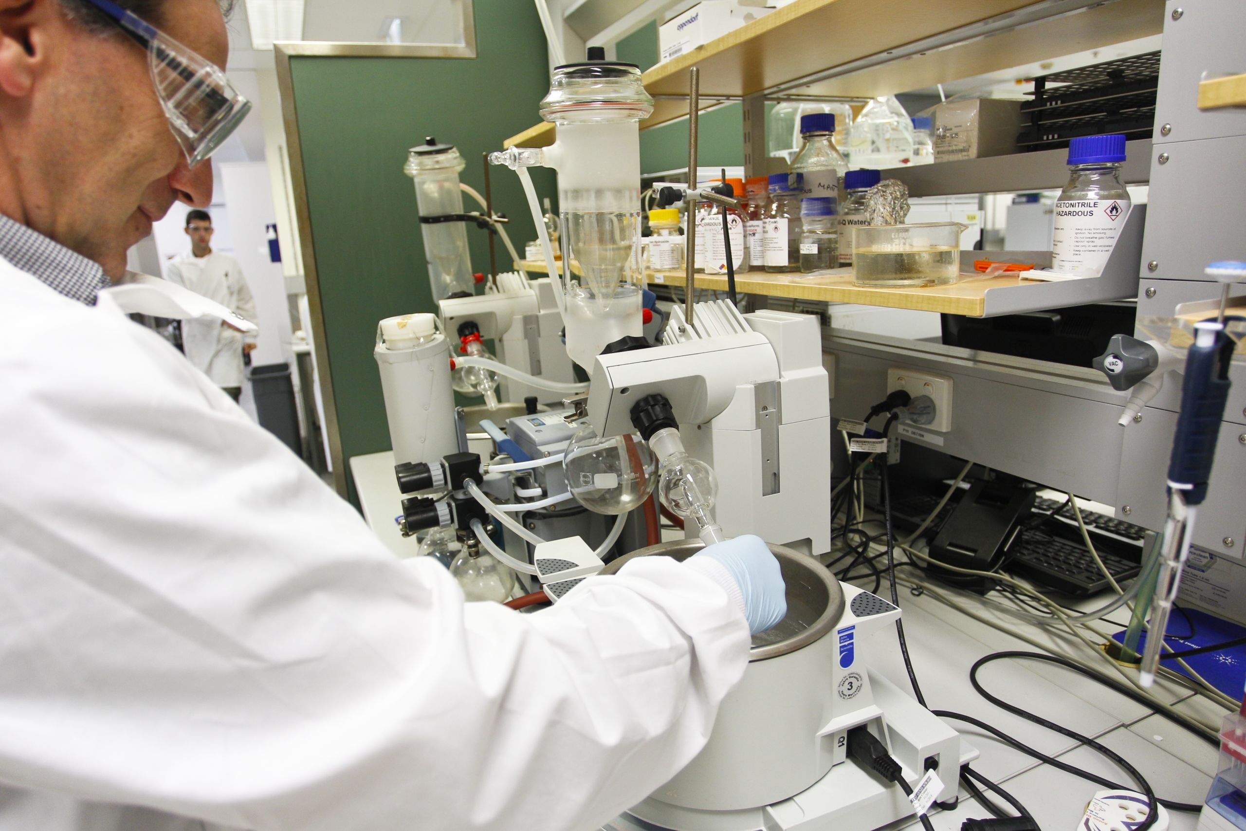 Dr Mark Blaskovich working in the lab.
