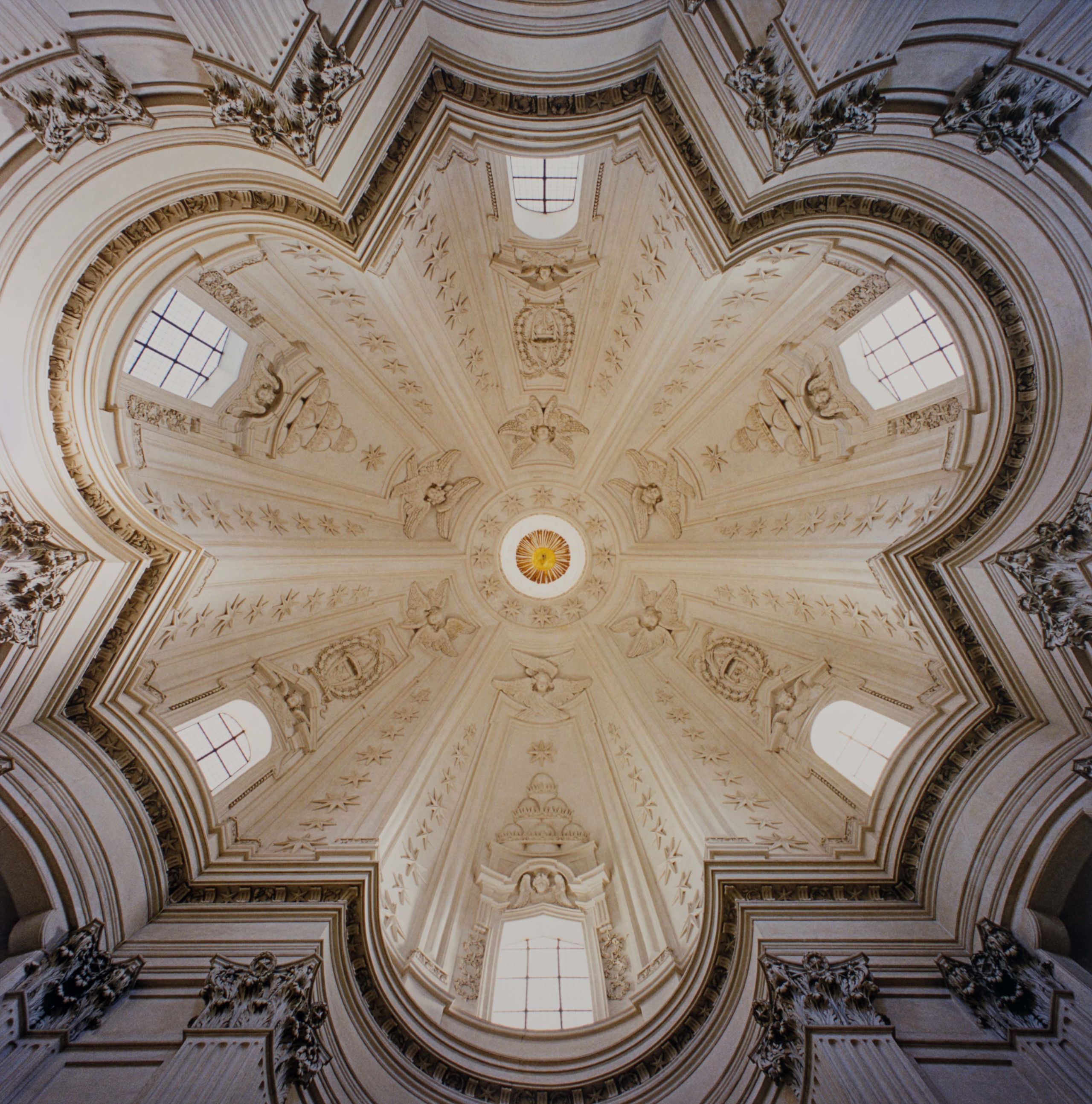 Ceiling with circular patterns