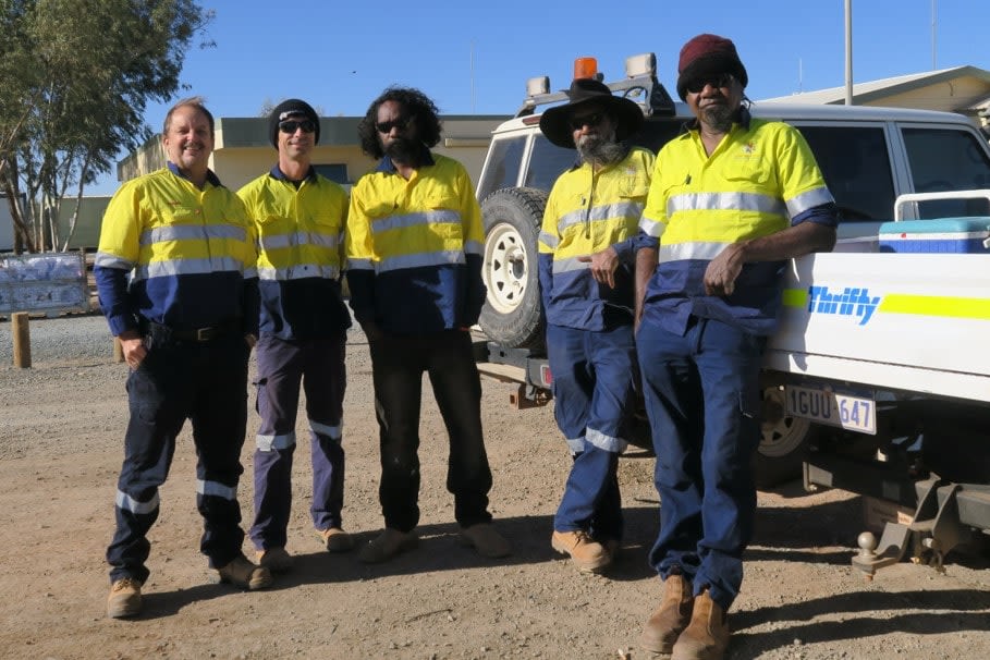 CSRM team member with people from Jundee mine 2019. Martu Wiluna Rangers on site at Northern Star Resources’ Jundee mine 2019’.